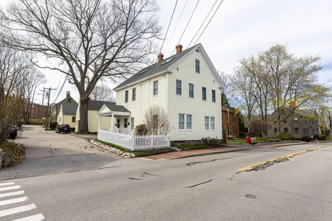 19 Blossom Street Portsmouth NH 03801