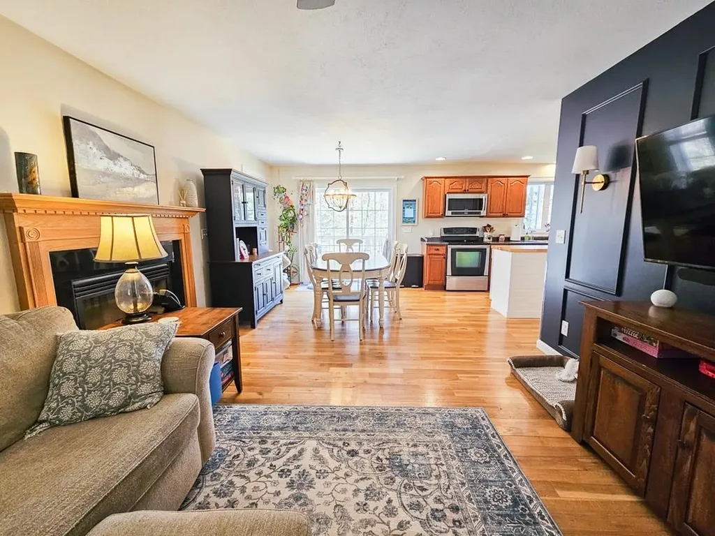 10 Knowles Way Northwood NH 03261