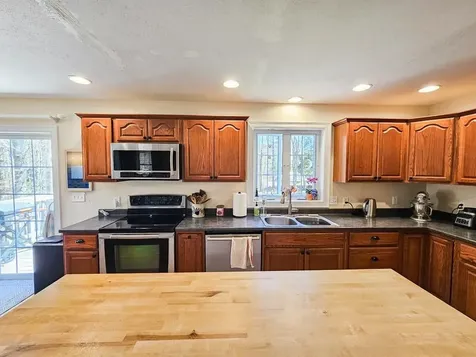 10 Knowles Way Northwood NH 03261
