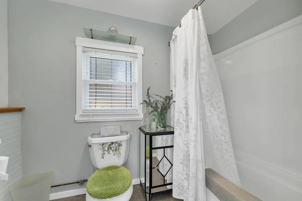 47 Dock Road Belmont NH 03220