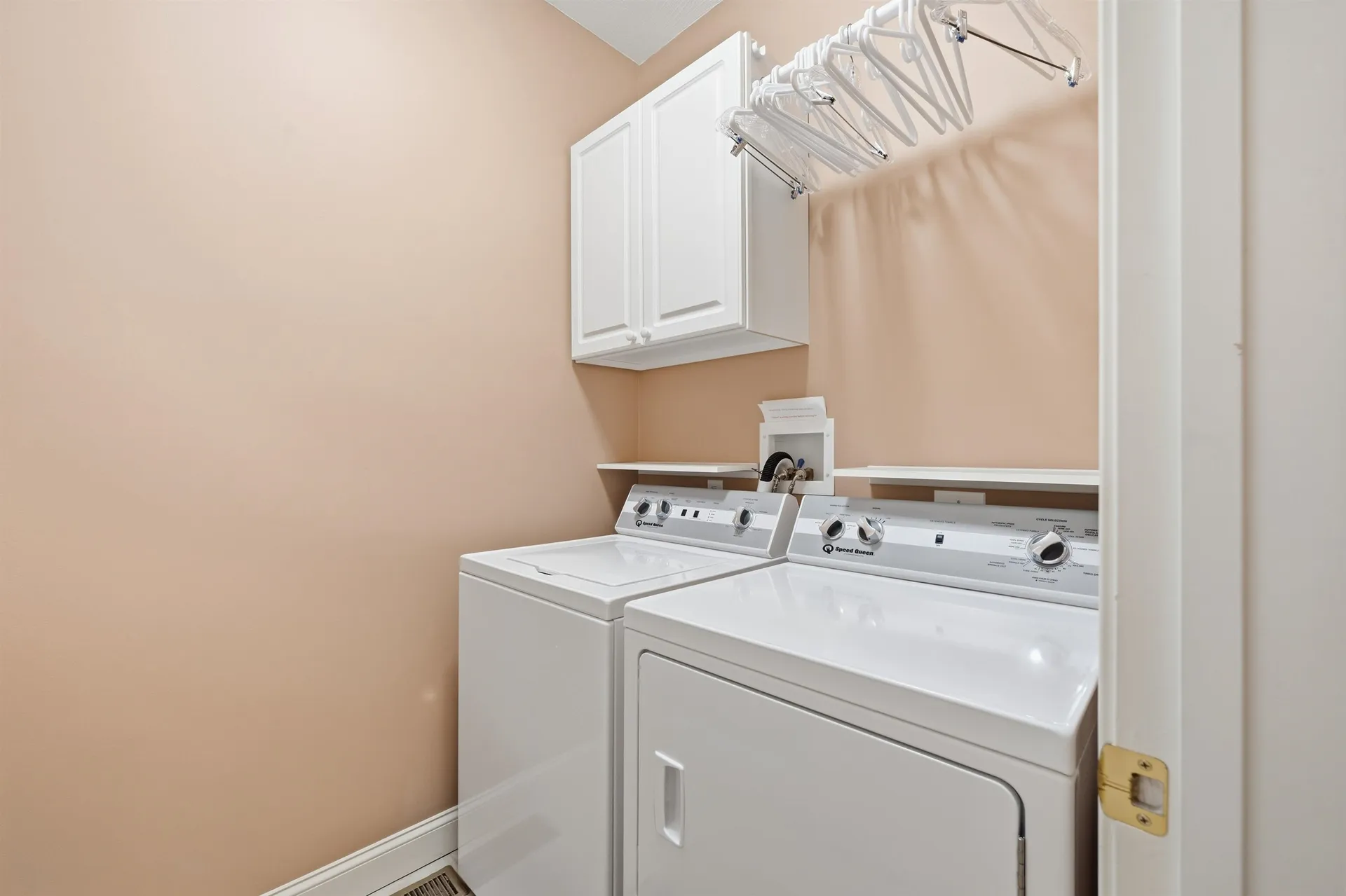 8 Marshalls Way Hollis NH 03049
