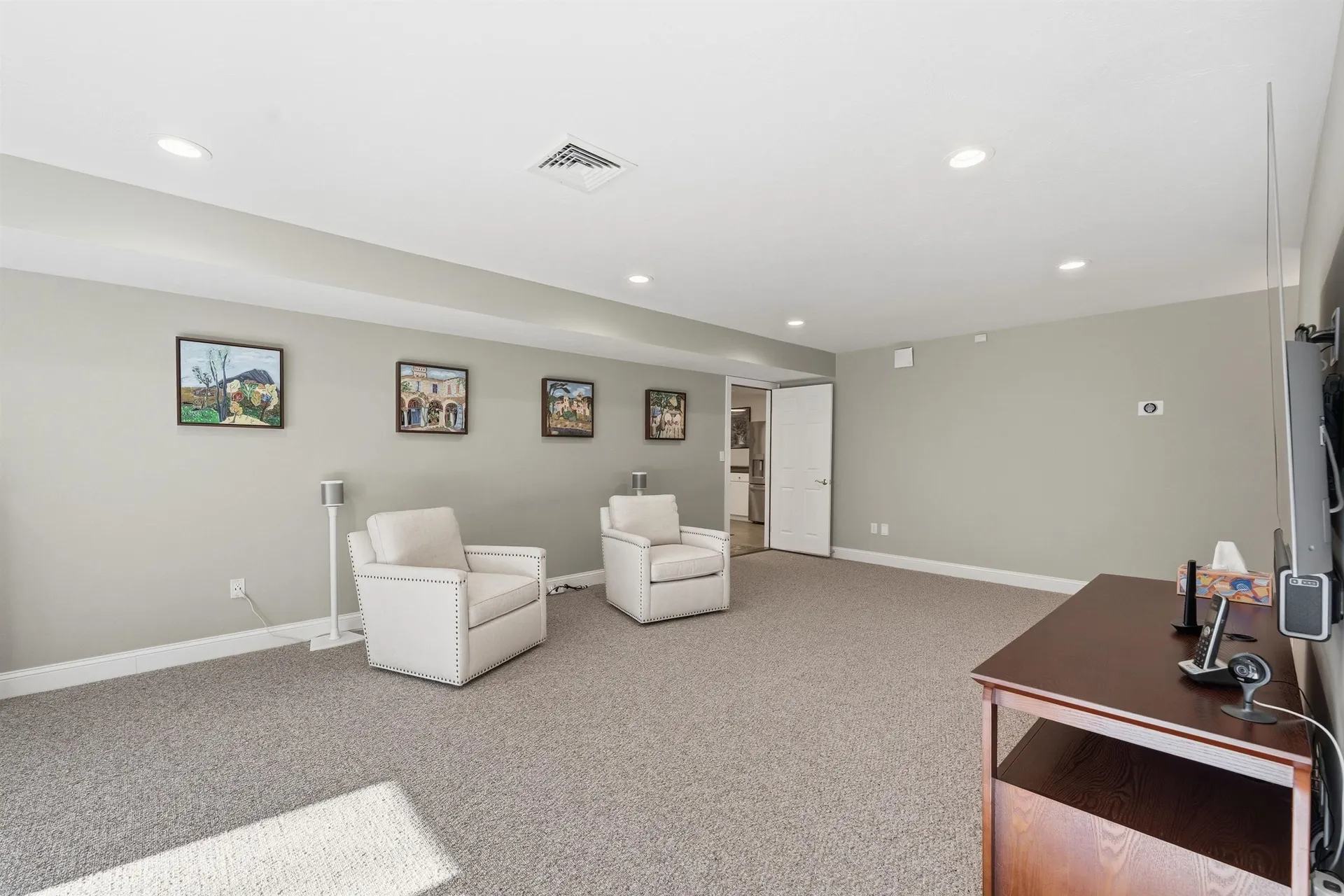 8 Marshalls Way Hollis NH 03049