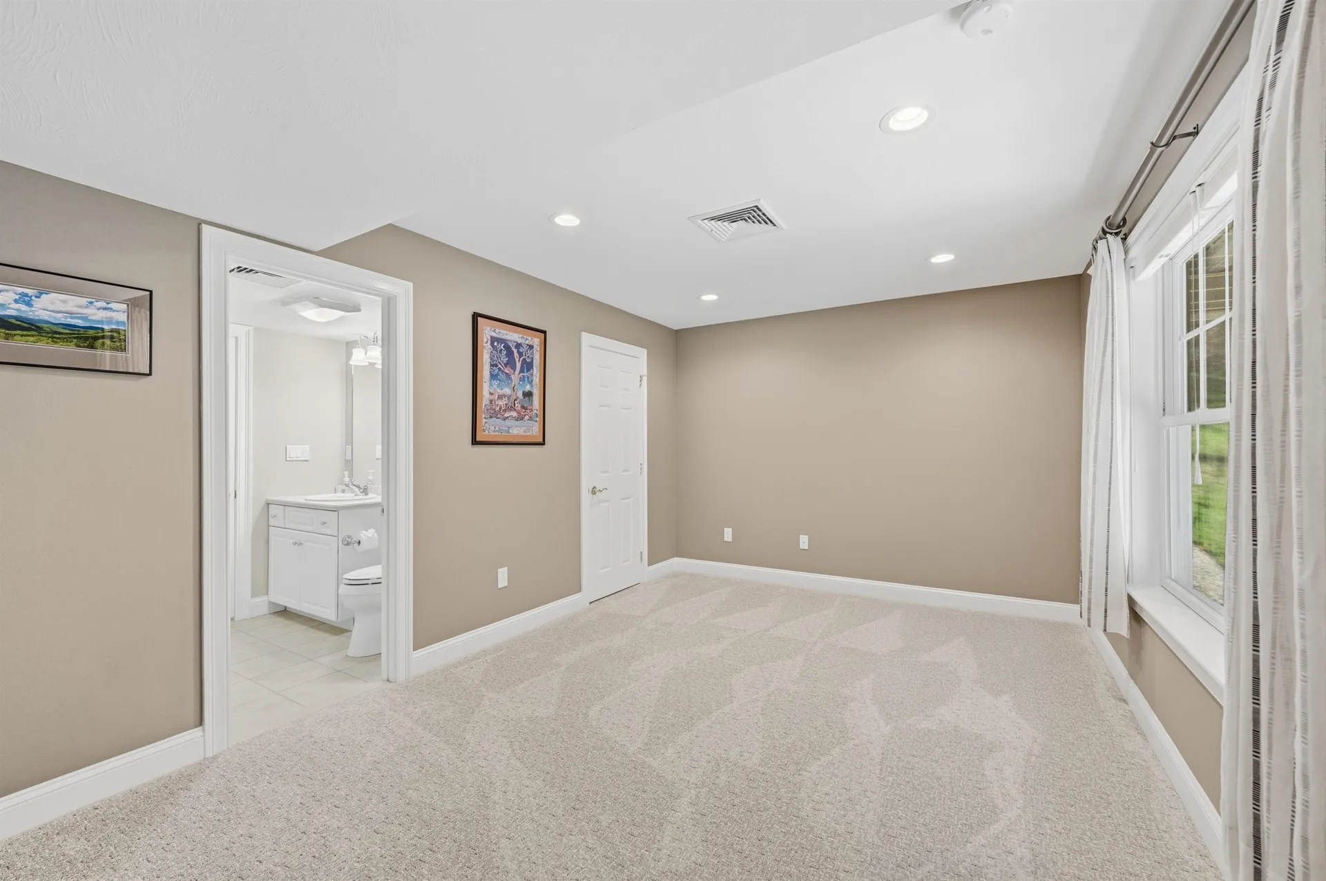 8 Marshalls Way Hollis NH 03049