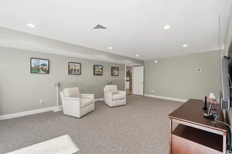 8 Marshalls Way Hollis NH 03049