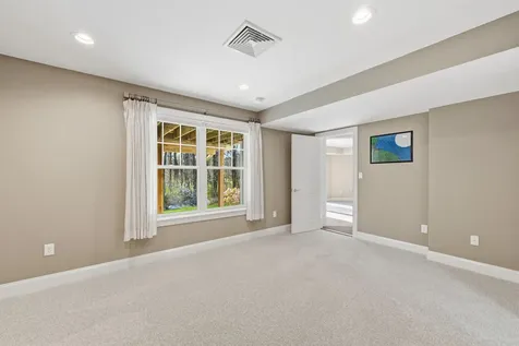 8 Marshalls Way Hollis NH 03049