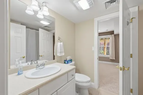 8 Marshalls Way Hollis NH 03049