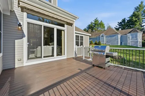 8 Marshalls Way Hollis NH 03049