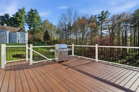 8 Marshalls Way Hollis NH 03049