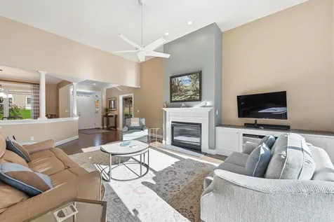 8 Marshalls Way Hollis NH 03049