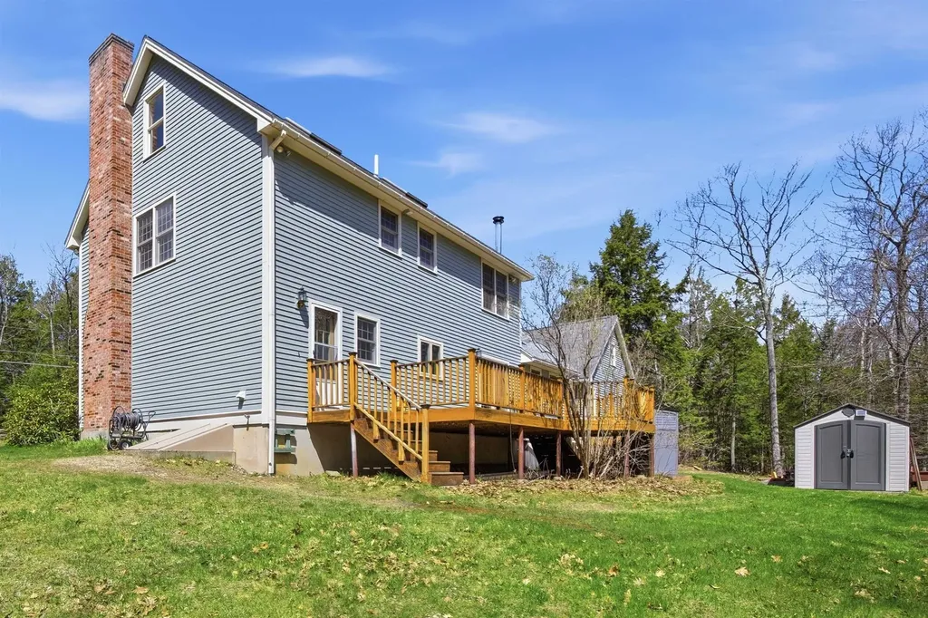 89 Old Centre Road Deerfield NH 03037