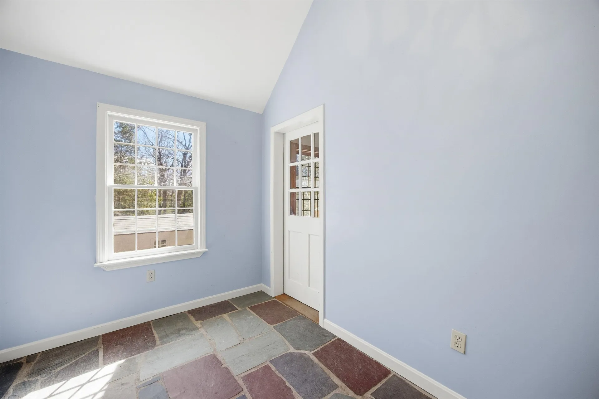 89 Old Centre Road Deerfield NH 03037