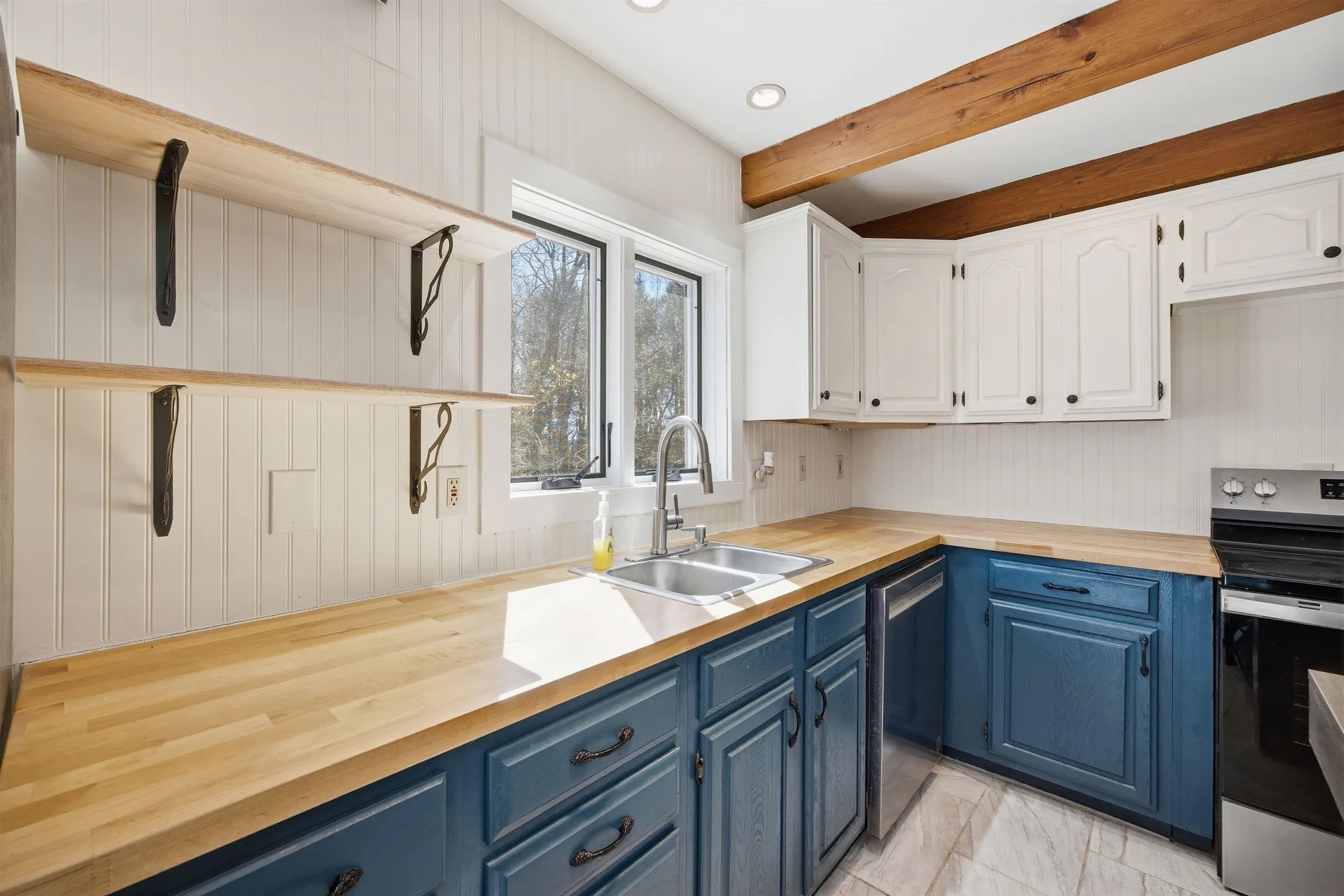 89 Old Centre Road Deerfield NH 03037