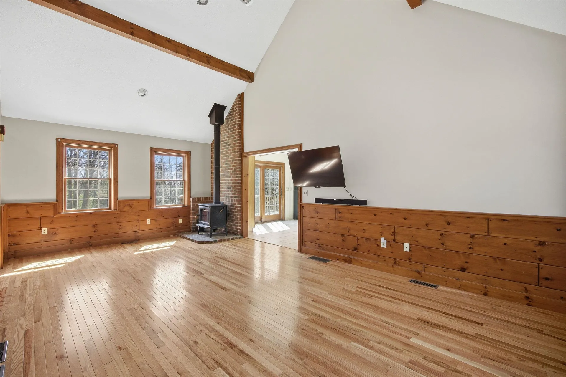 89 Old Centre Road Deerfield NH 03037