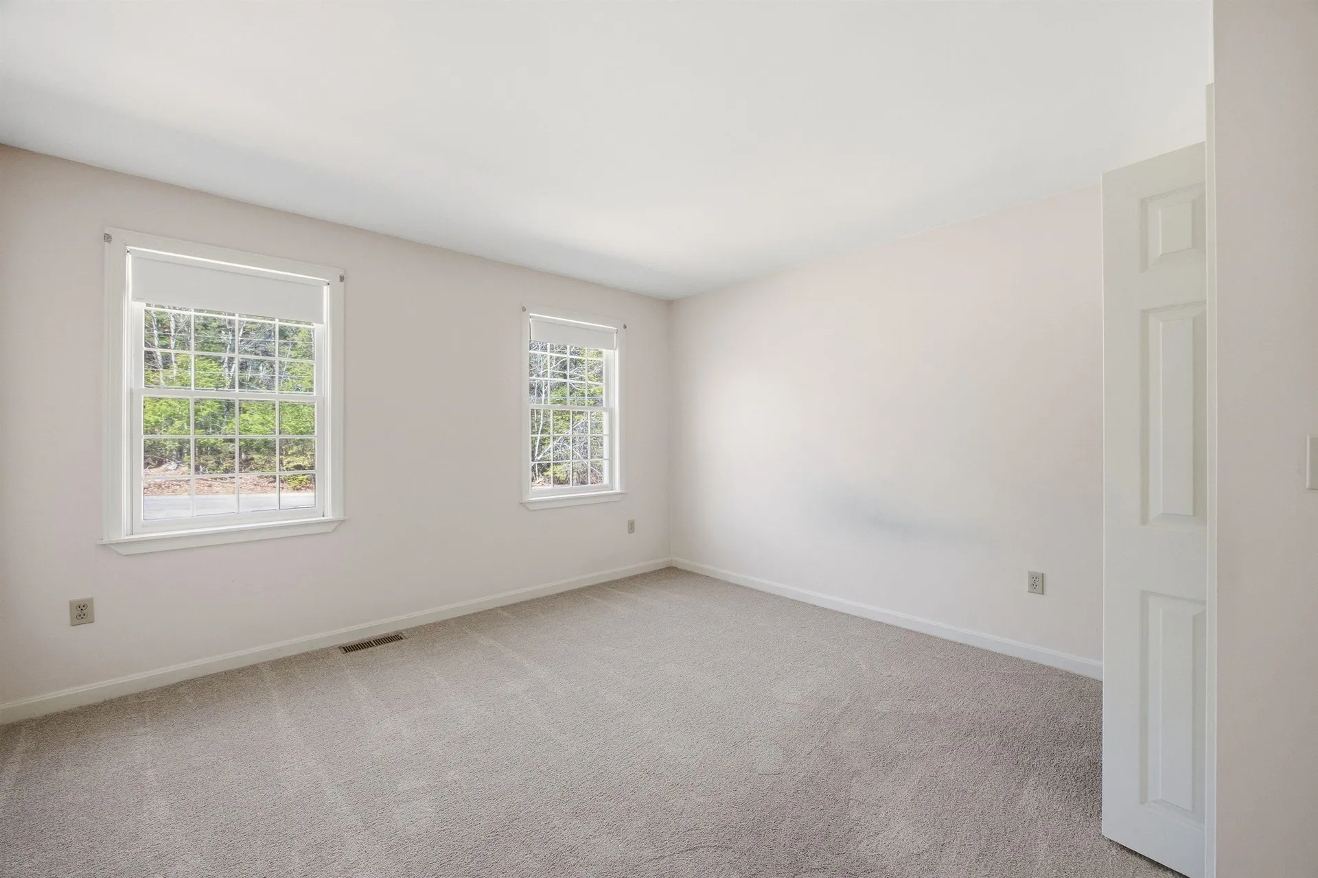 89 Old Centre Road Deerfield NH 03037