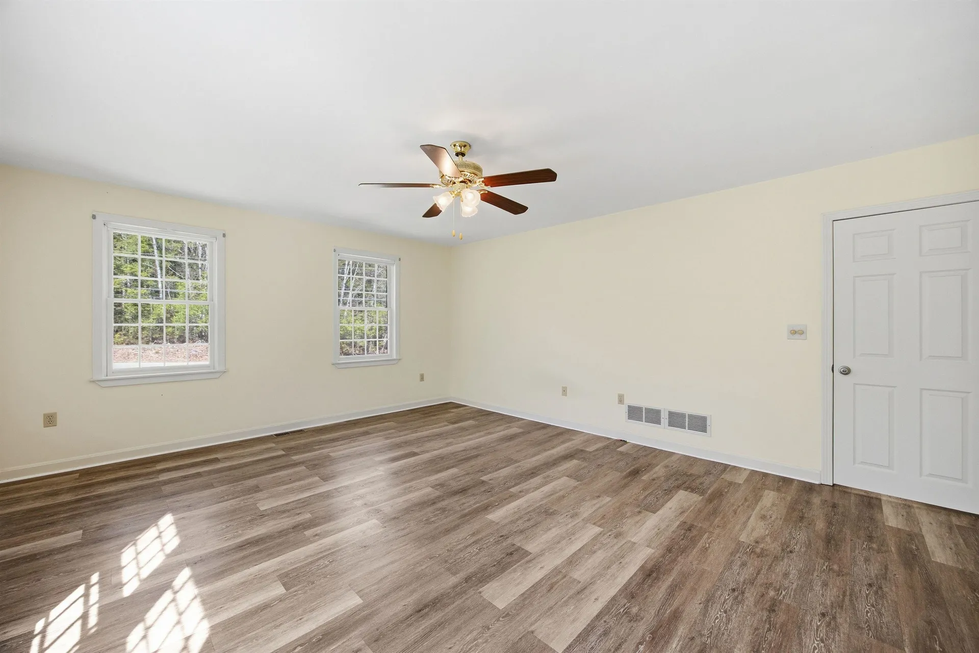 89 Old Centre Road Deerfield NH 03037