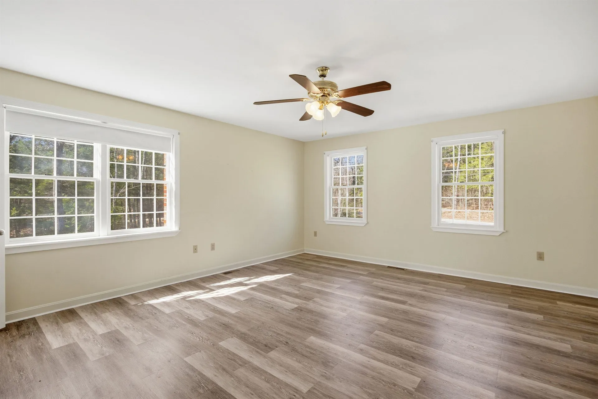 89 Old Centre Road Deerfield NH 03037