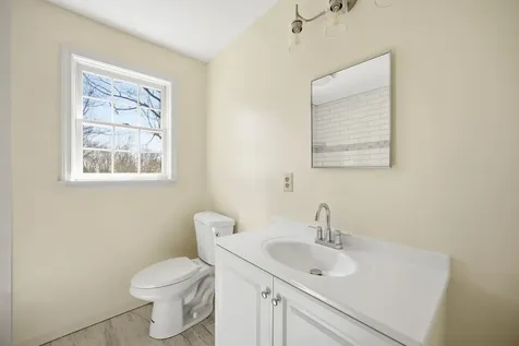 89 Old Centre Road Deerfield NH 03037