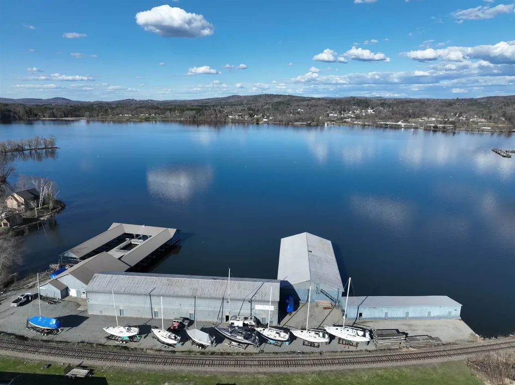 197 Farrants Point Newport City VT 05855