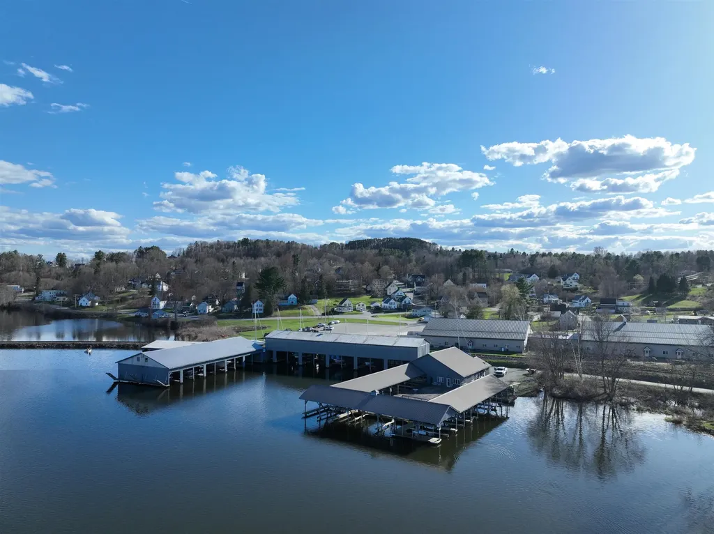 197 Farrants Point Newport City VT 05855