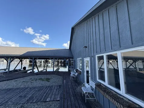 197 Farrants Point Newport City VT 05855