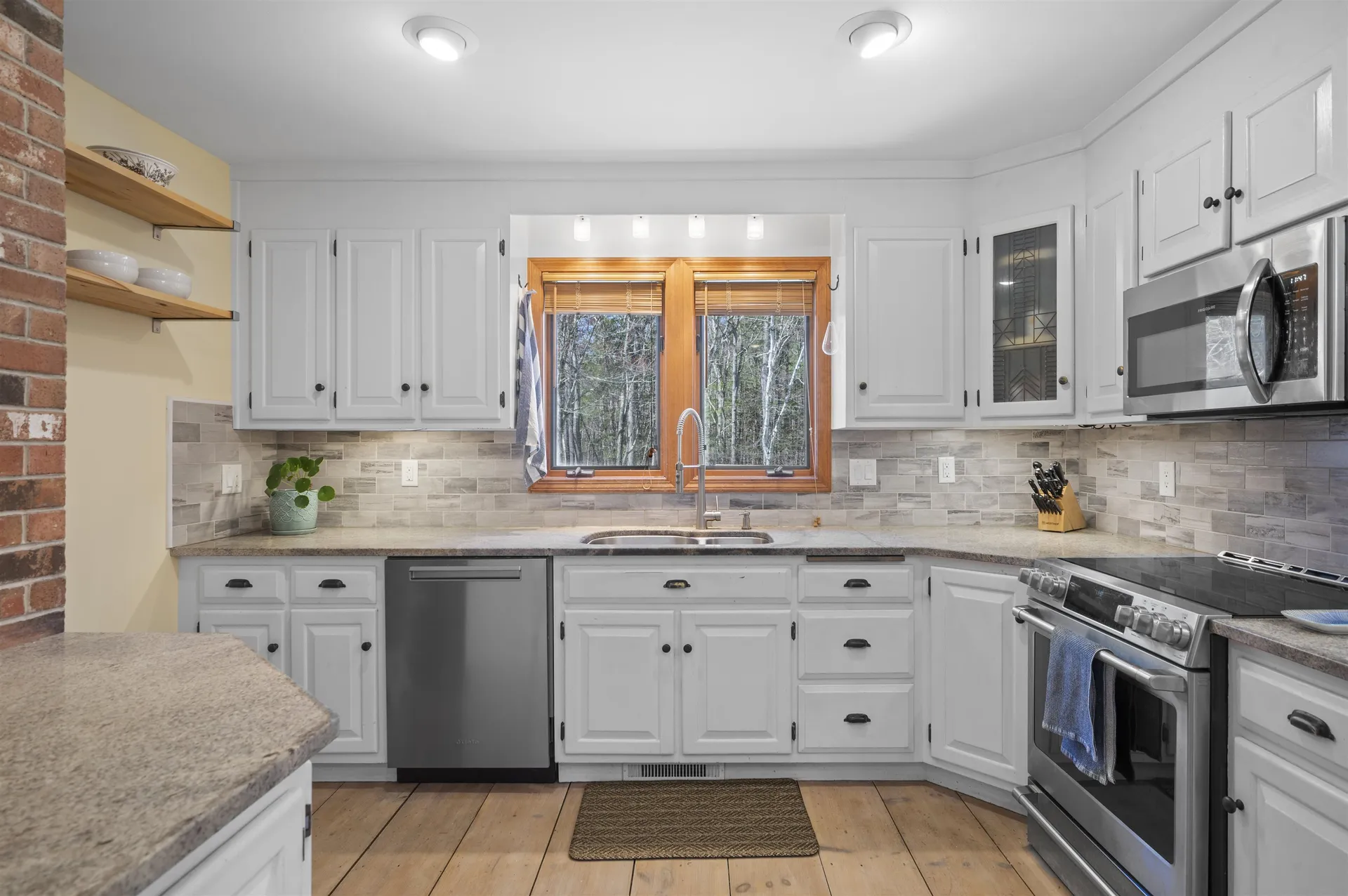 17 Madison Avenue Kingston NH 03848