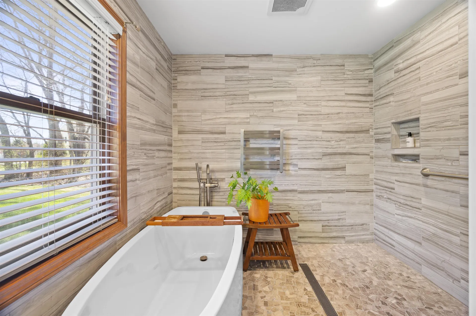 17 Madison Avenue Kingston NH 03848