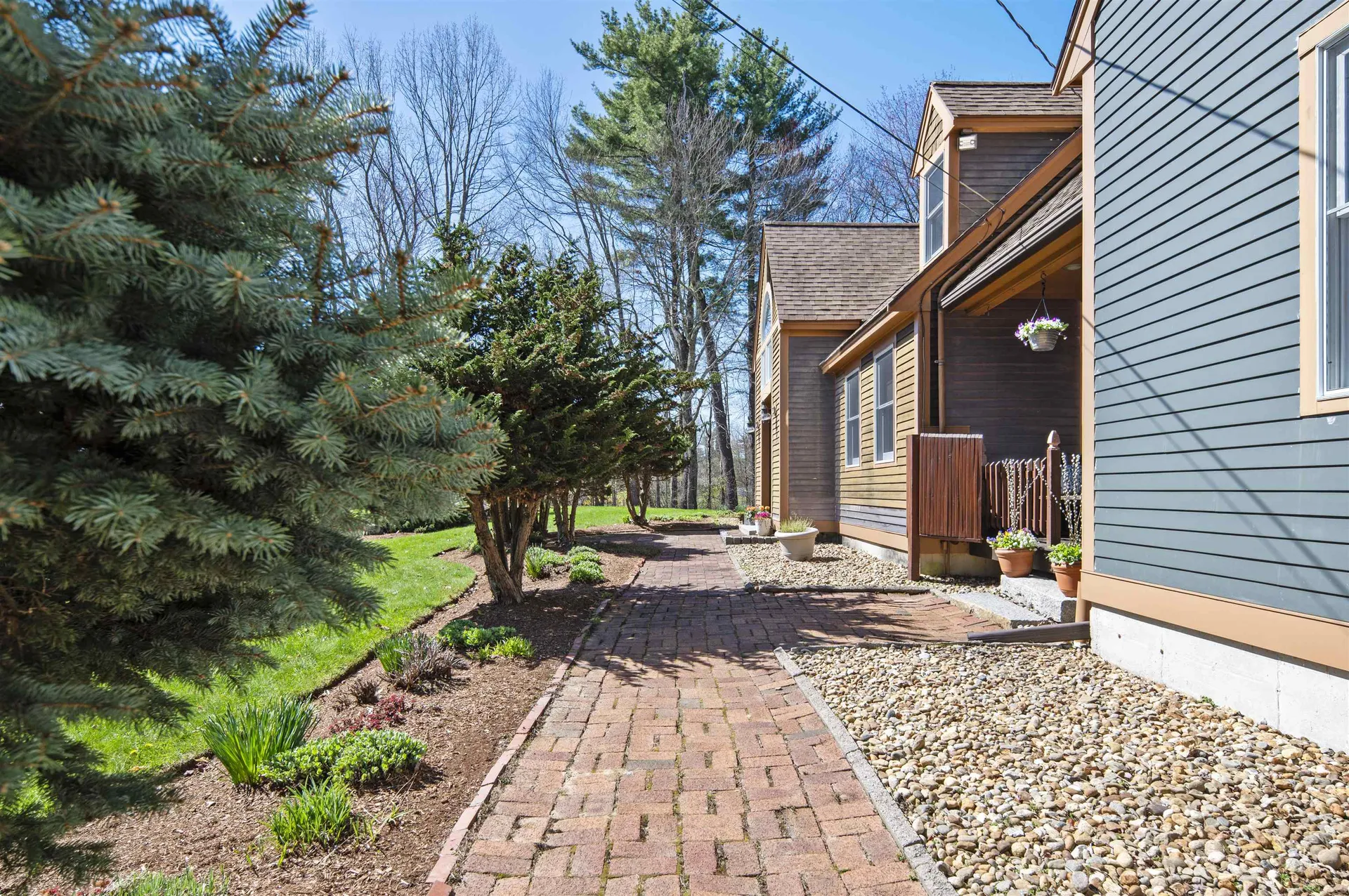 17 Madison Avenue Kingston NH 03848
