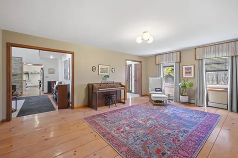 17 Madison Avenue Kingston NH 03848