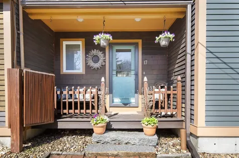 17 Madison Avenue Kingston NH 03848