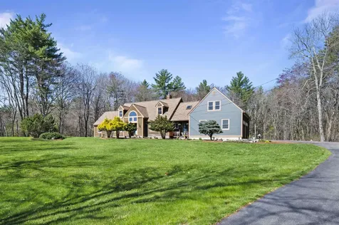 17 Madison Avenue Kingston NH 03848