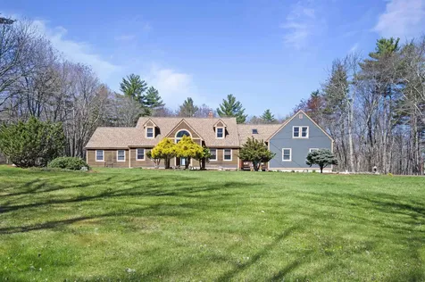 17 Madison Avenue Kingston NH 03848