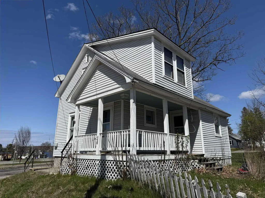 23 Chester Court Laconia NH 03246