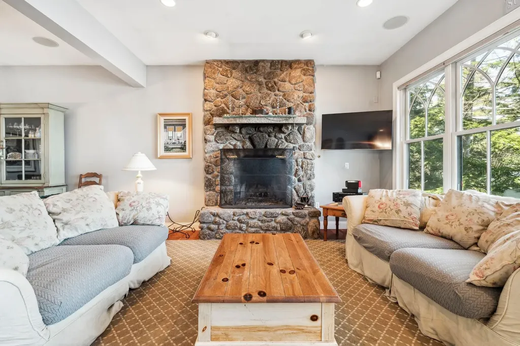 78 Garnet Street Sunapee NH 03782