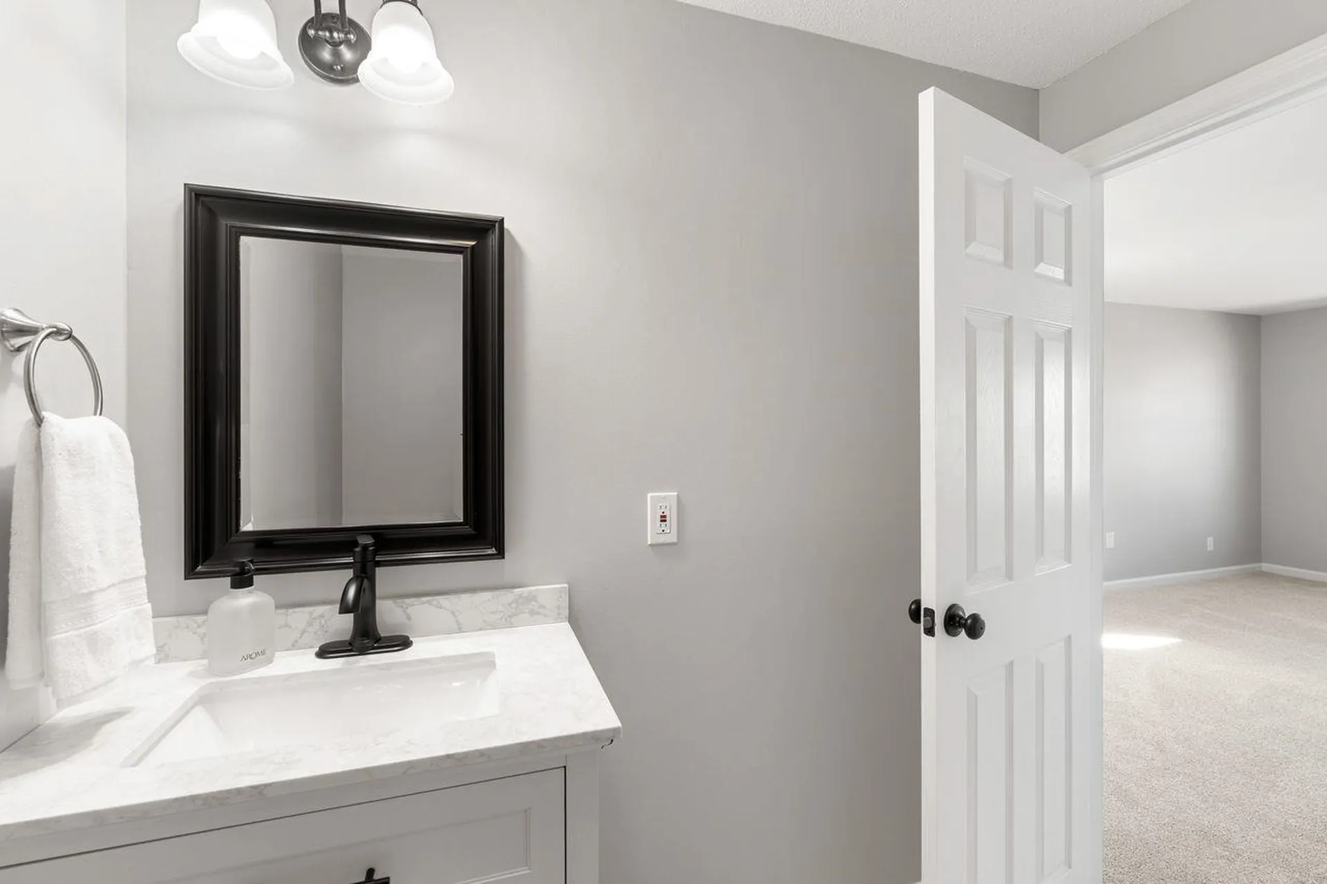 51 Macdonald Drive Nashua NH 03062