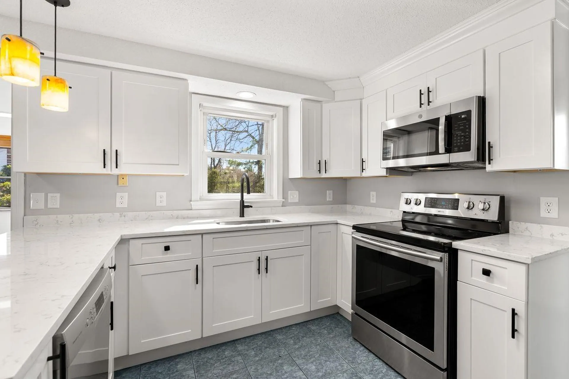 51 Macdonald Drive Nashua NH 03062