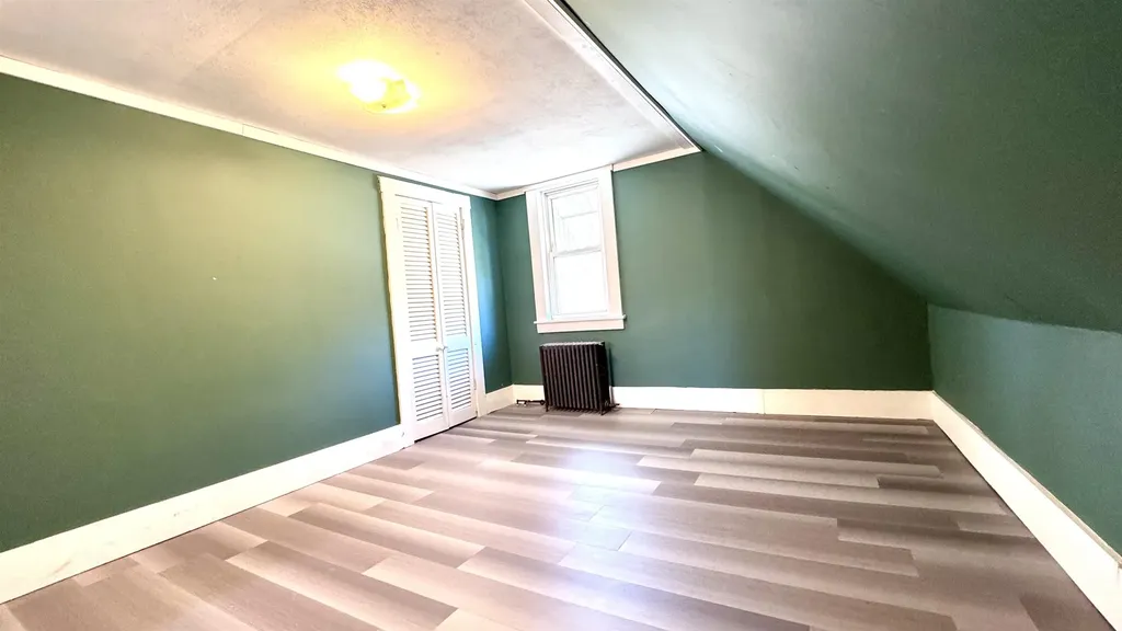 8 Old Bay Road New Durham NH 03855