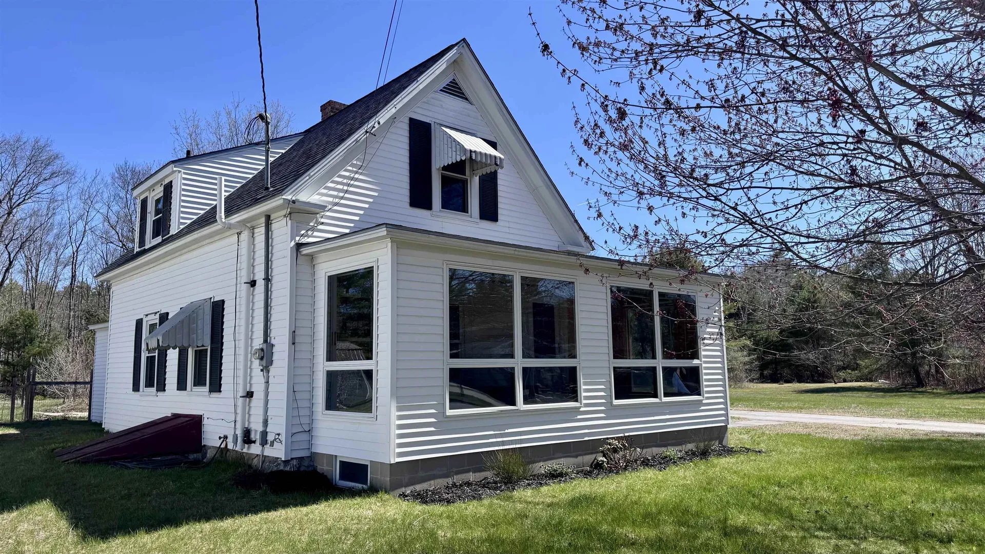 8 Old Bay Road New Durham NH 03855