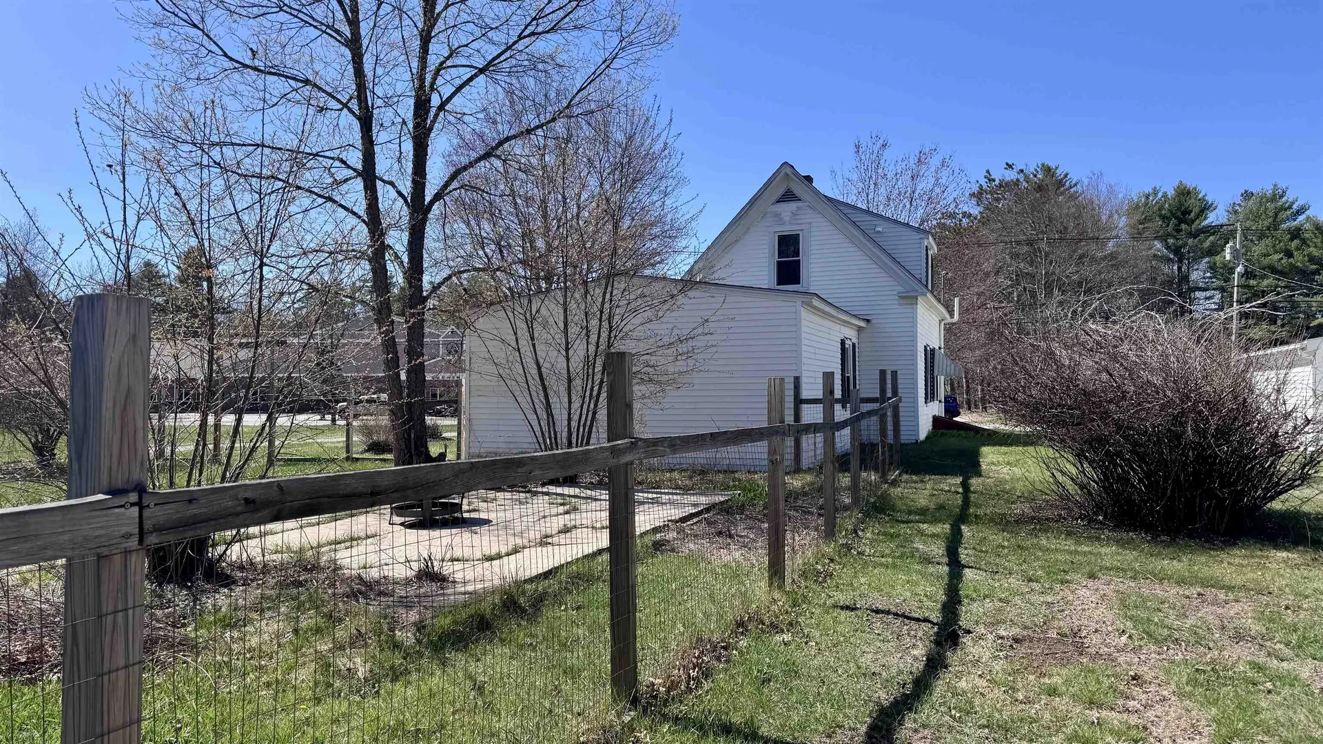 8 Old Bay Road New Durham NH 03855