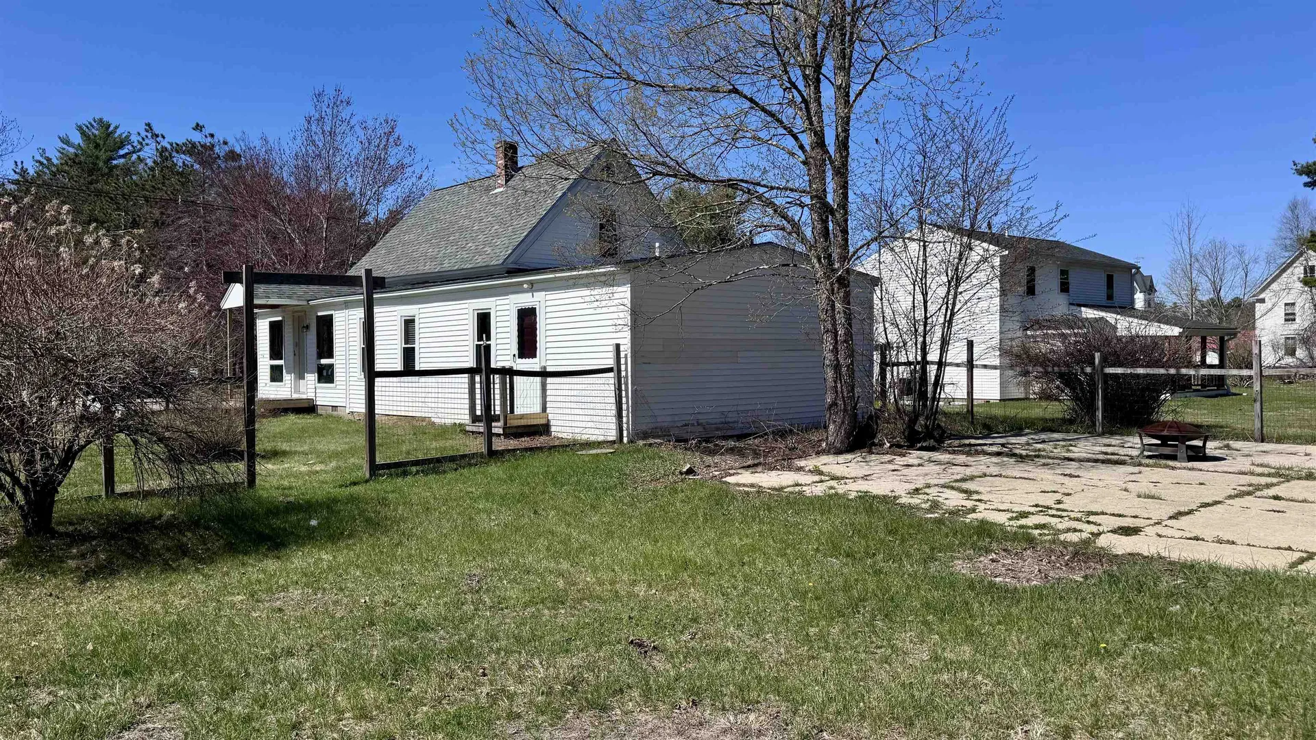 8 Old Bay Road New Durham NH 03855