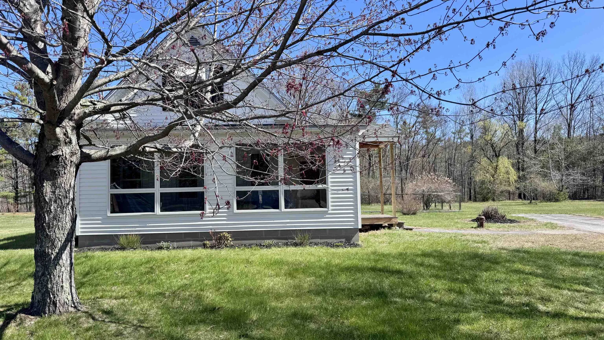 8 Old Bay Road New Durham NH 03855