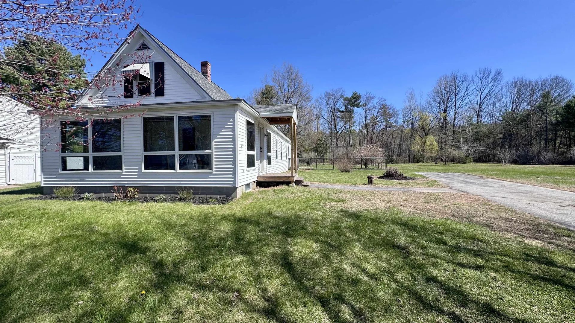 8 Old Bay Road New Durham NH 03855