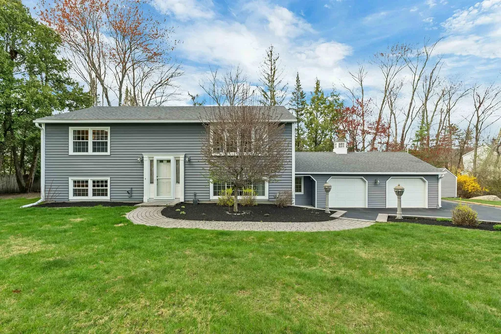 6 Castle Drive Hooksett NH 03106