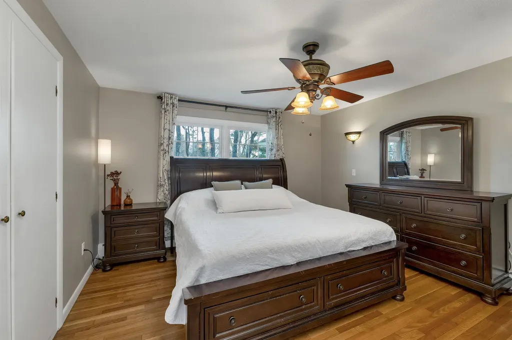 6 Castle Drive Hooksett NH 03106