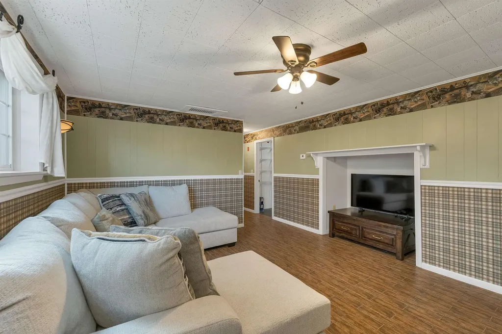 6 Castle Drive Hooksett NH 03106