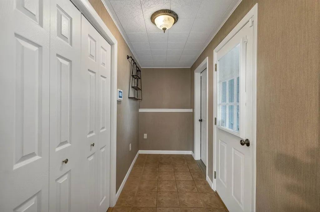 6 Castle Drive Hooksett NH 03106