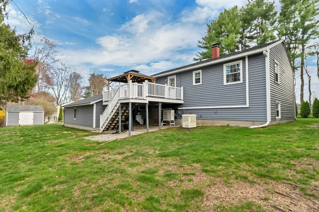 6 Castle Drive Hooksett NH 03106