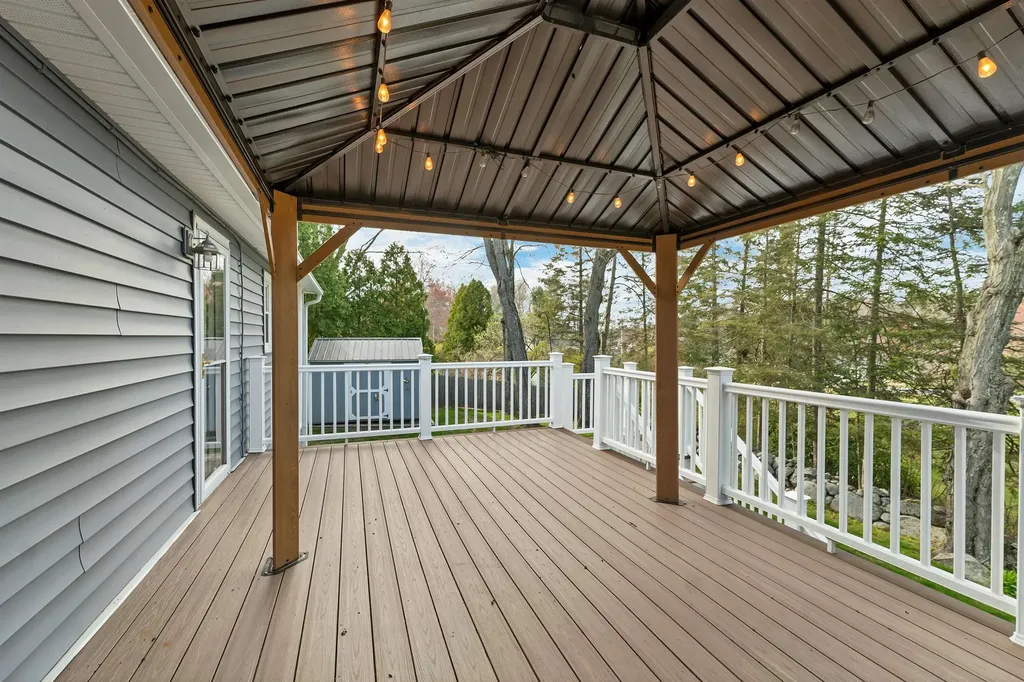 6 Castle Drive Hooksett NH 03106