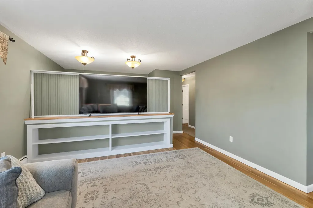 6 Castle Drive Hooksett NH 03106