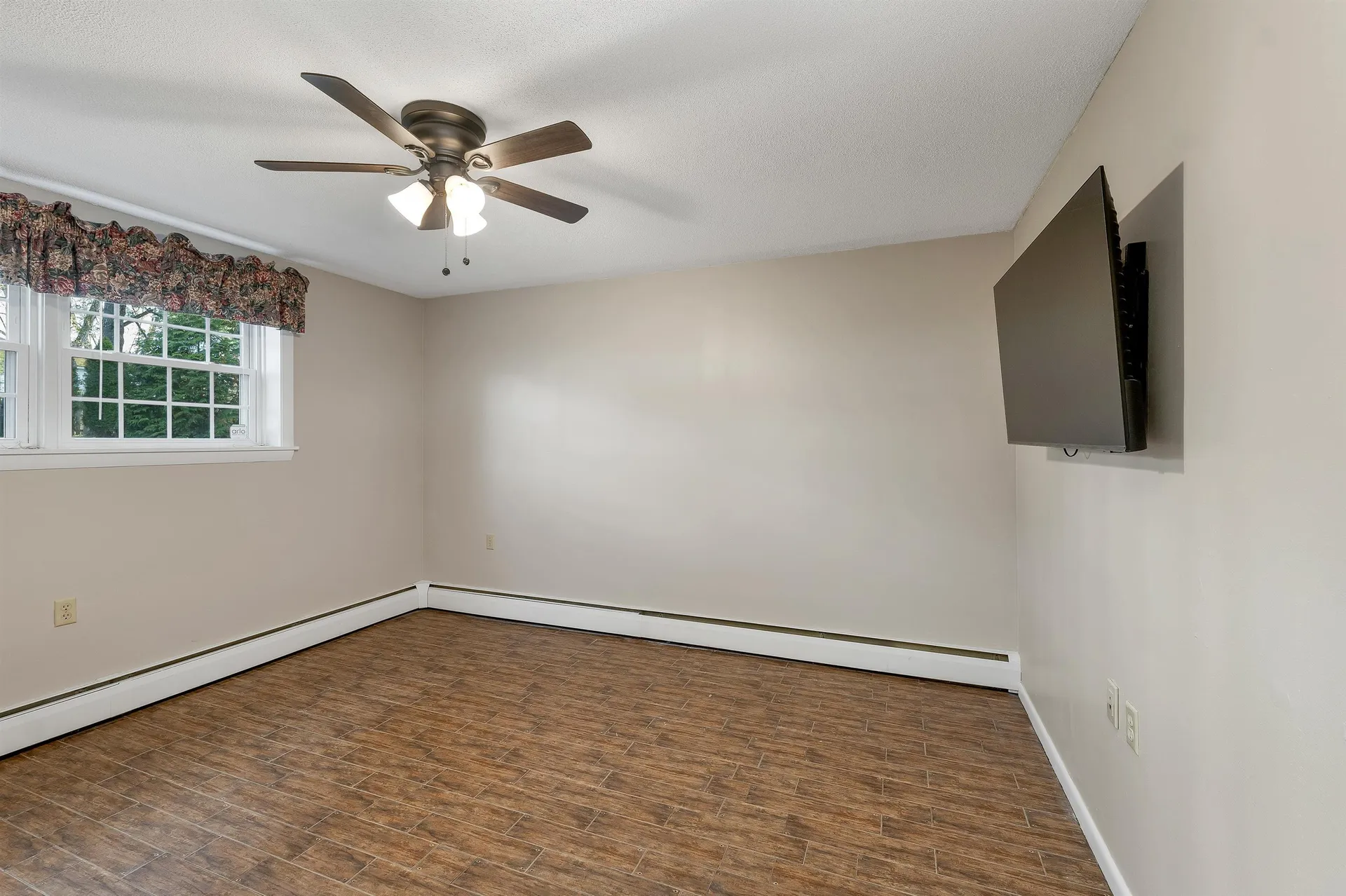 6 Castle Drive Hooksett NH 03106