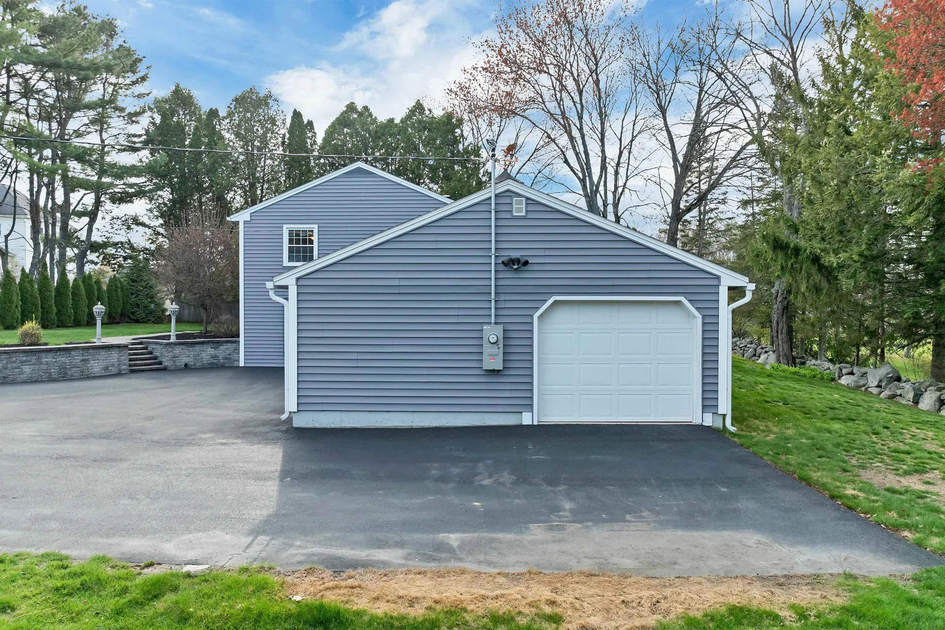 6 Castle Drive Hooksett NH 03106
